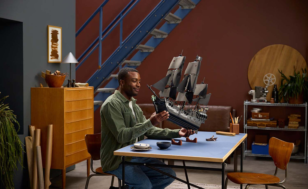 10365 | LEGO® ICONS™ Captain Jack Sparrow's Pirate Ship