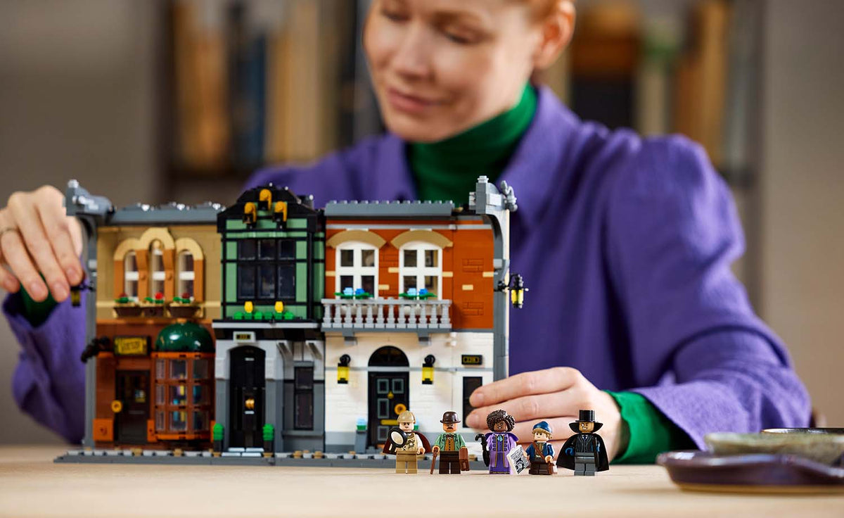 10351 | LEGO® ICONS™ Sherlock Holmes: Book Nook