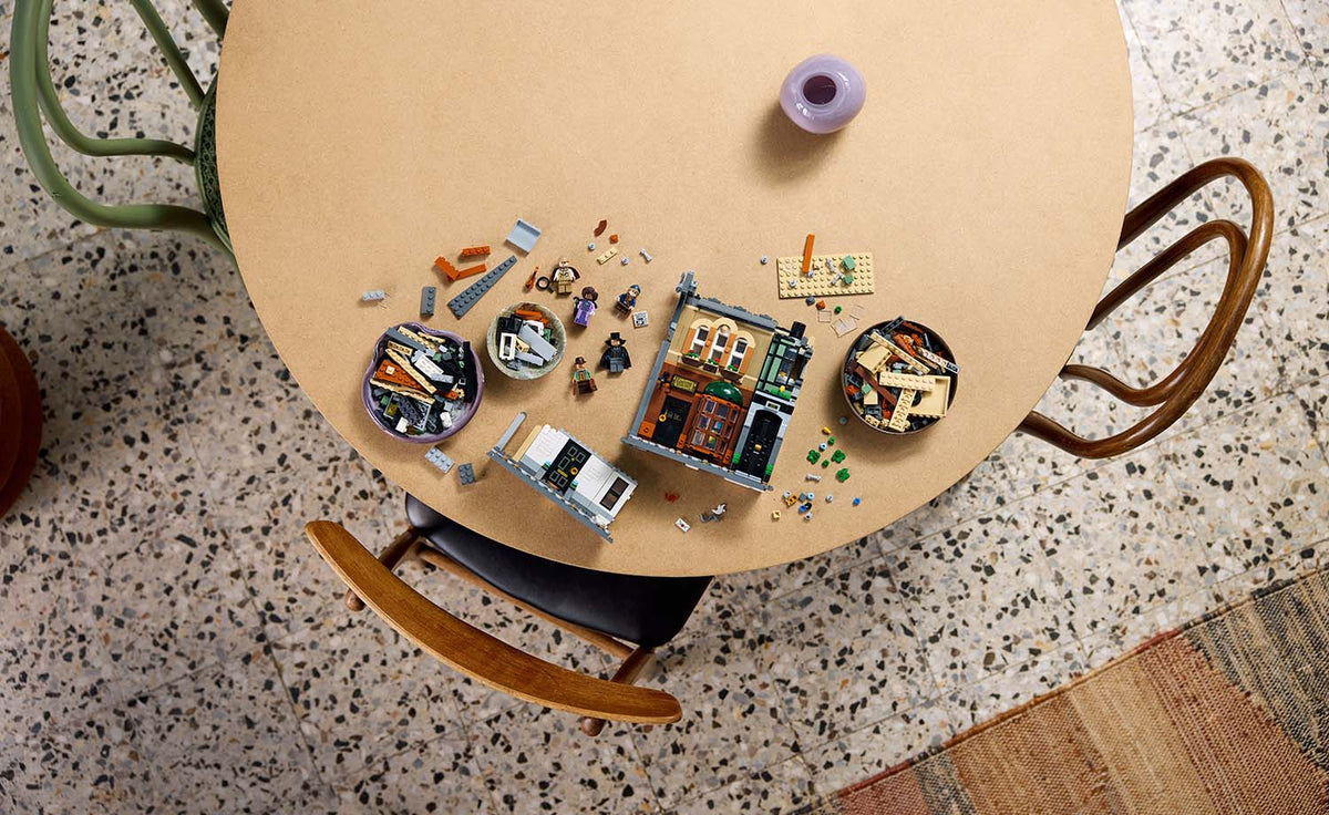 10351 | LEGO® ICONS™ Sherlock Holmes: Book Nook