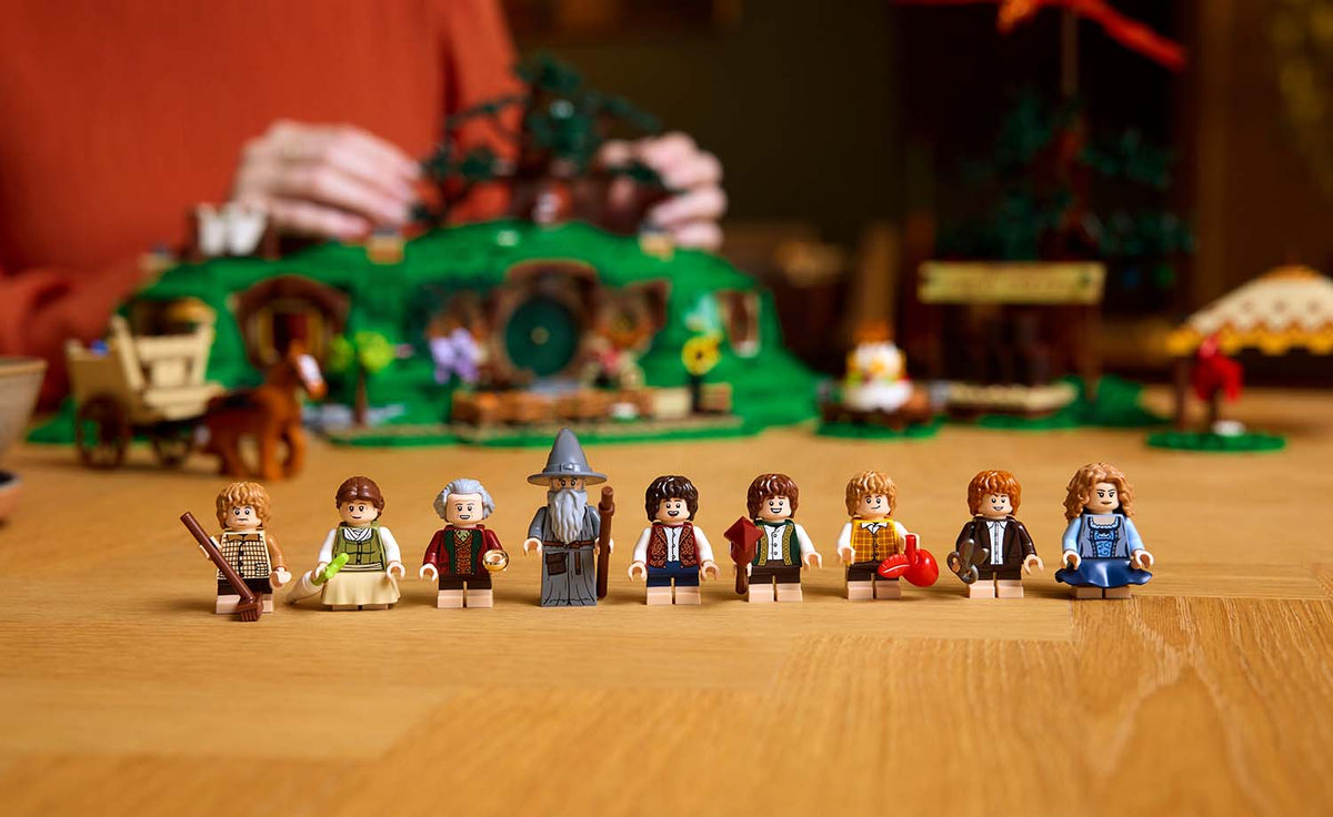 10354 | LEGO® ICONS™ The Lord of the Rings: The Shire™
