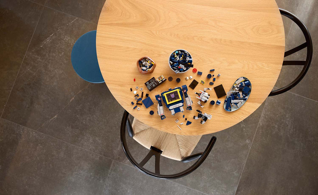 10358 | LEGO® ICONS™ Transformers: Soundwave