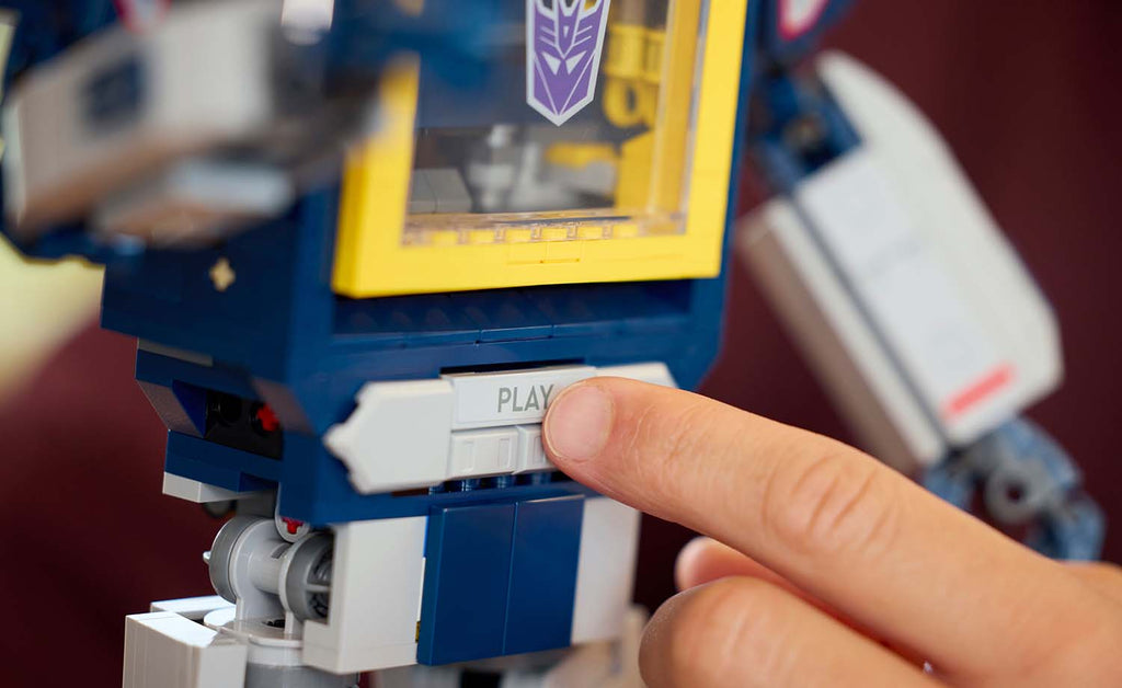 10358 | LEGO® ICONS™ Transformers: Soundwave
