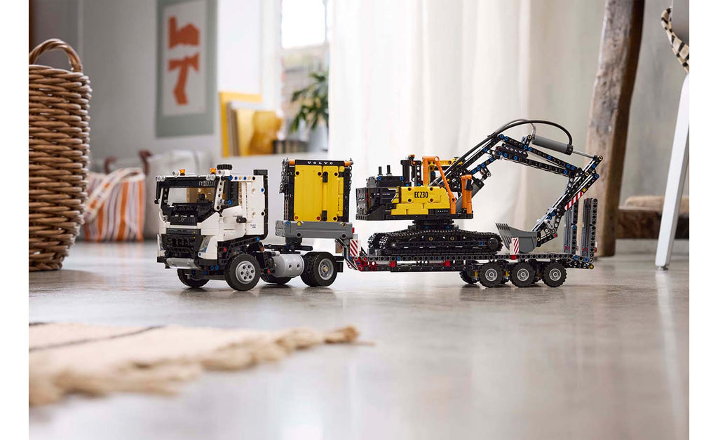 42175 | LEGO® Technic Volvo FMX Truck & EC230 Electric Excavator
