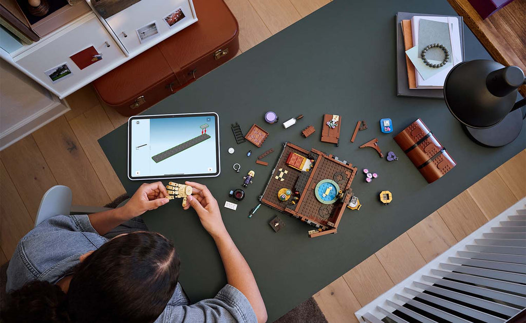 76785 | LEGO® Wednesday Thing's Apartment