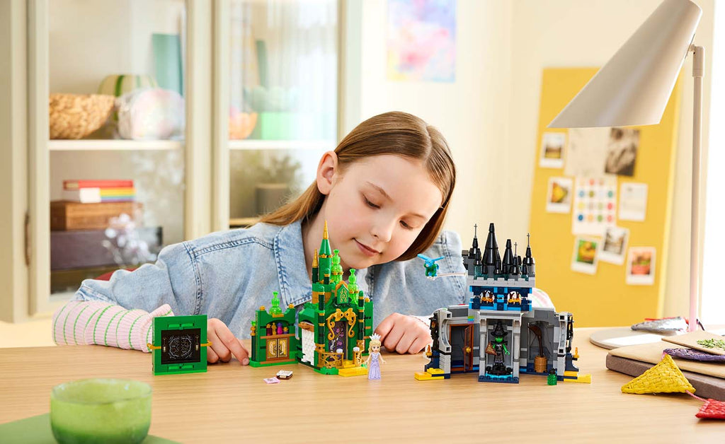 75689 | LEGO® Wicked Emerald City & Kiamo Ko Castle