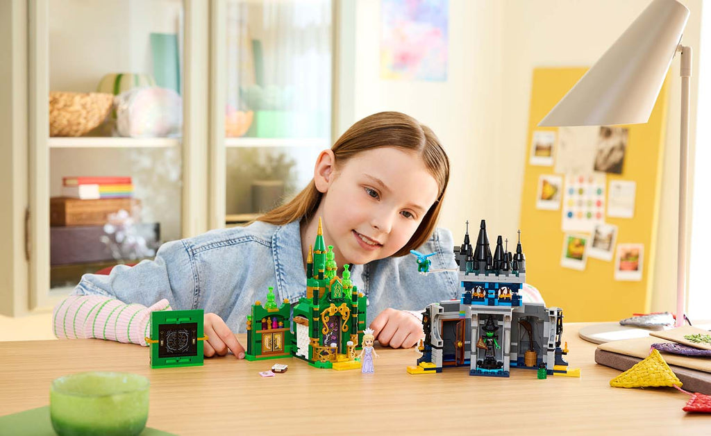 75689 | LEGO® Wicked Emerald City & Kiamo Ko Castle